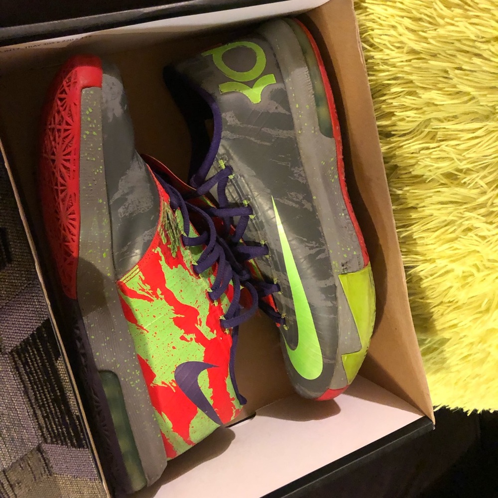 Men’s Kevin Durant sneakers.